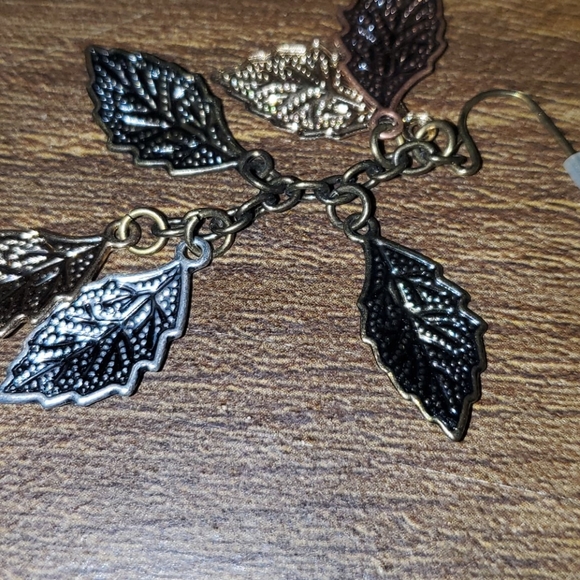 Earrings - Picture 3 of 3